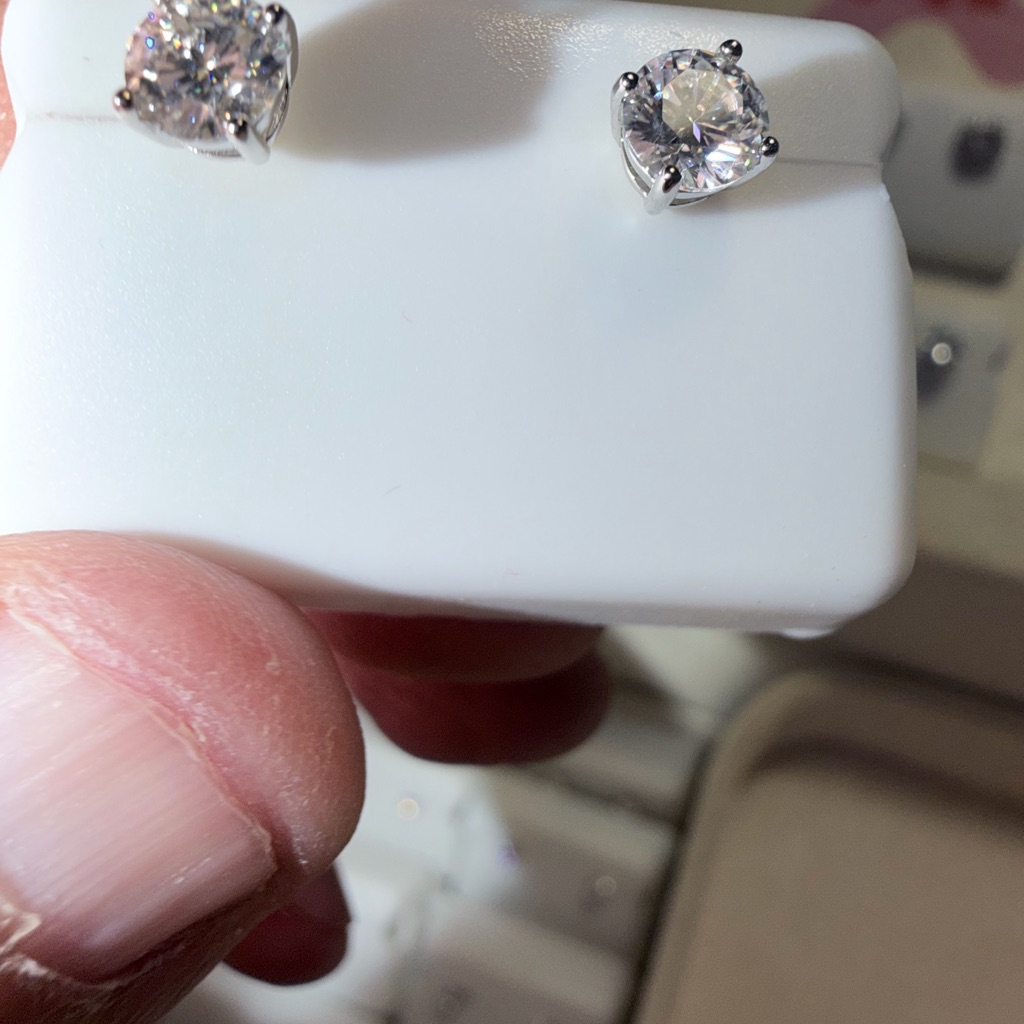 925 Silver Imouissanite Smm 18000 100ctw 29$